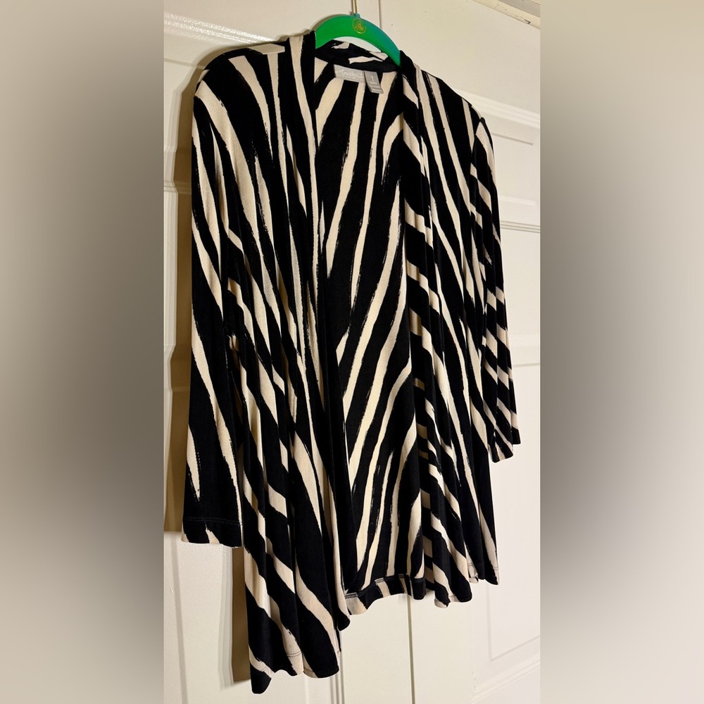 Travelers by Chico’s Zebra Print Open Front Cardigan Size 1 - Picture 2 of 7